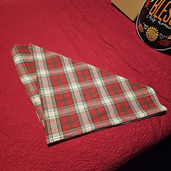 Christmas Plaid Tablecloth Ralph Lauren Vibes L👀K Unbranded 64" x 49" - Picture 9 of 10